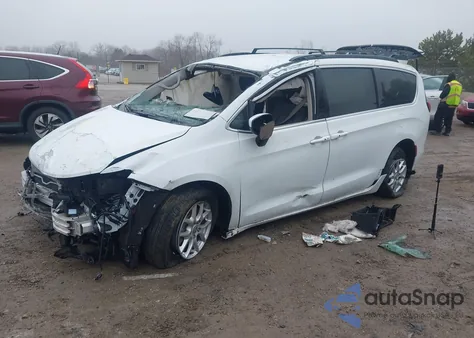 2020 Chrysler Voyager Lxi из США, поврежденный, VIN 2C4RC1DG8LR195805